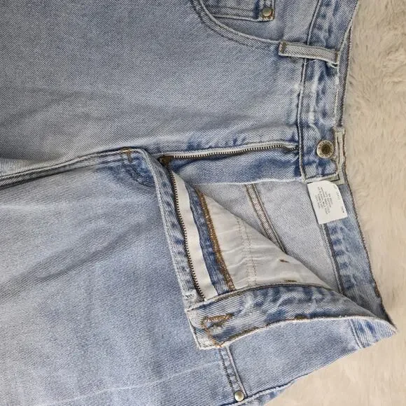 Vintage Arizona Jean Co High Waisted Denim Shorts Light Wash Distressed Jorts 11 - Picture 6 of 8